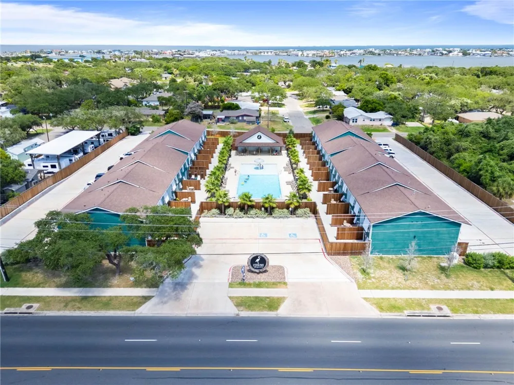 1806 Highway 35 #D-4 Rockport, TX 78382