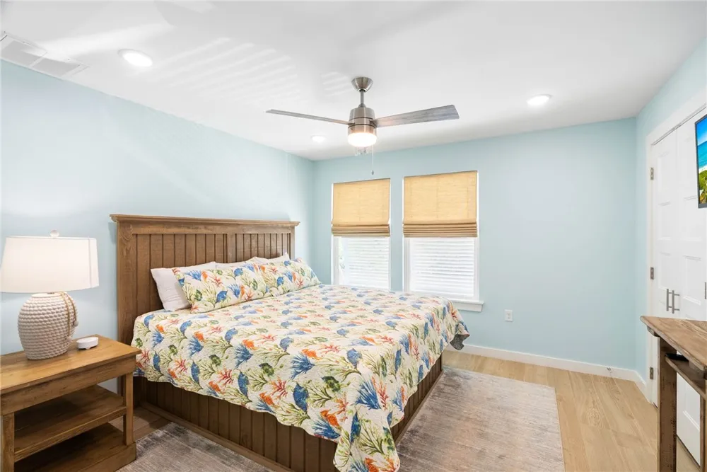 1806 Highway 35 #D-4 Rockport, TX 78382