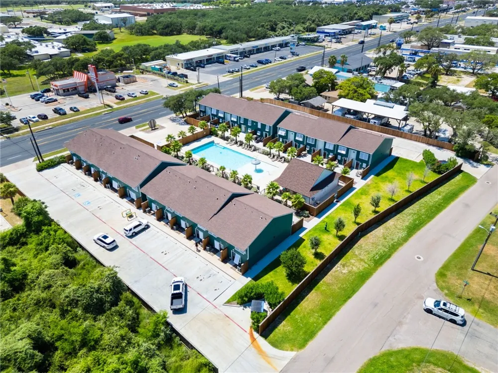1806 Highway 35 #D-4 Rockport, TX 78382