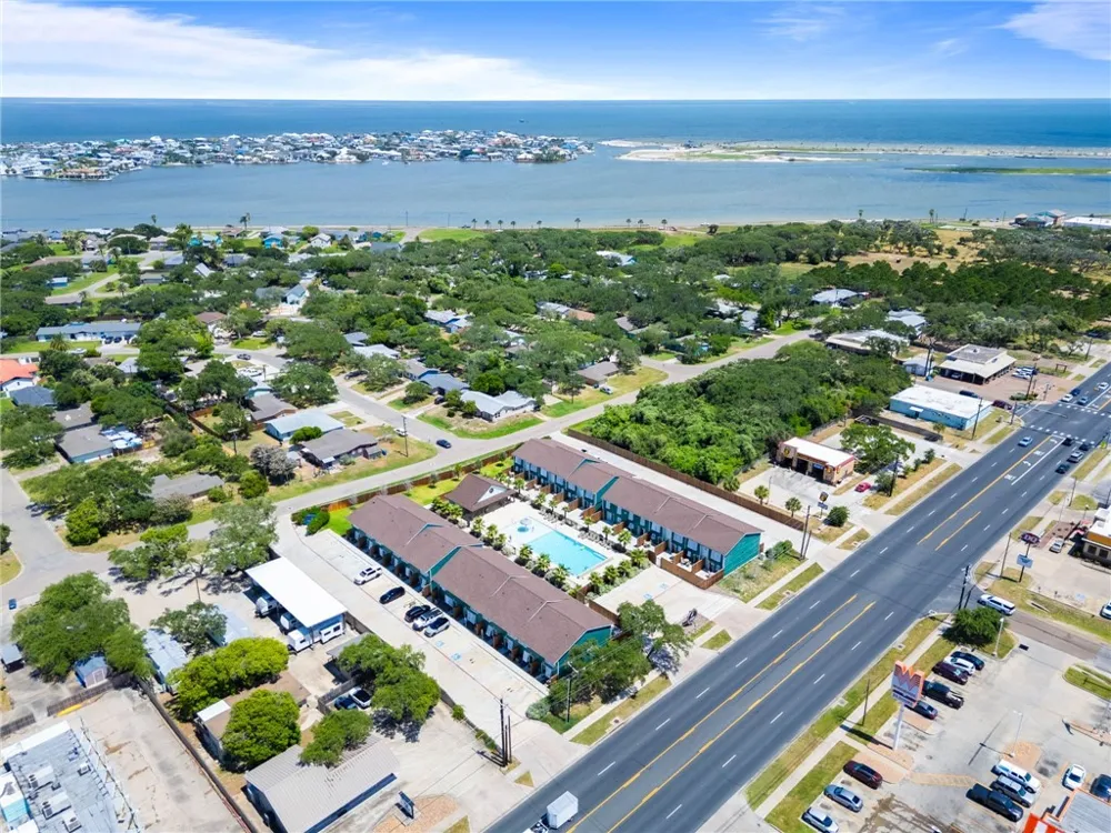 1806 Highway 35 #D-4 Rockport, TX 78382
