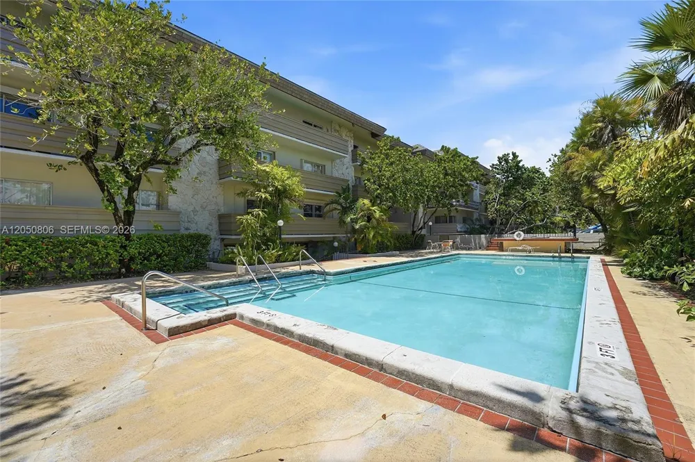 1205 Mariposa Ave #403 Coral Gables, FL 33146