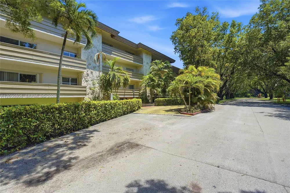 1205 Mariposa Ave #403 Coral Gables, FL 33146