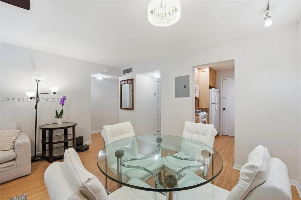 1205 Mariposa Ave #403 Coral Gables, FL 33146