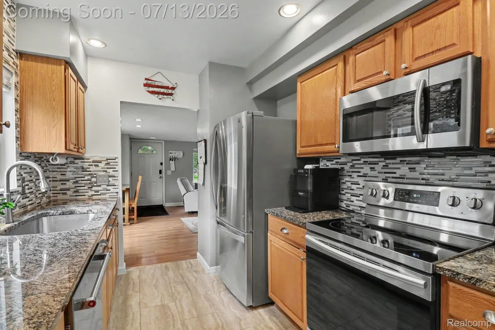 3691 Woodview Avenue West Bloomfield Charter Township, MI 48324