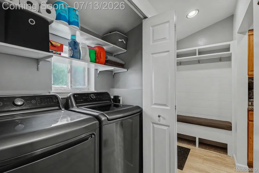 3691 Woodview Avenue West Bloomfield Charter Township, MI 48324