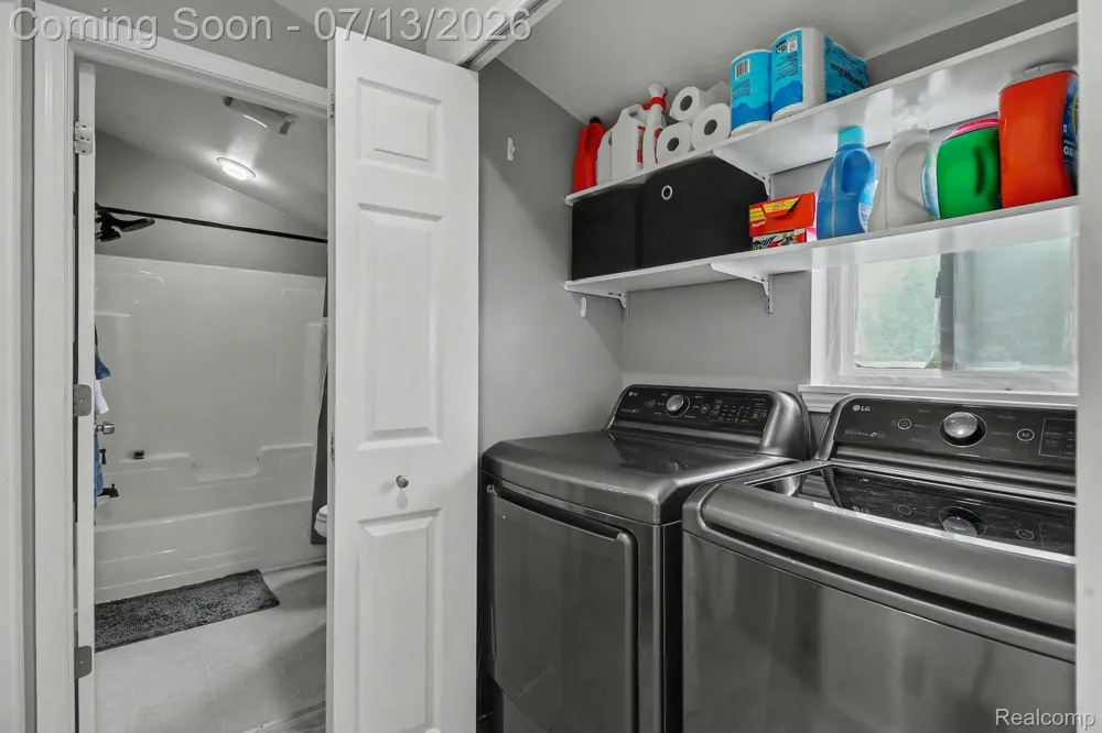 3691 Woodview Avenue West Bloomfield Charter Township, MI 48324
