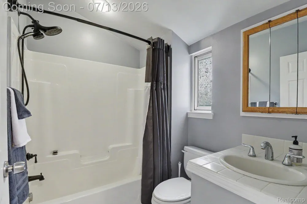 3691 Woodview Avenue West Bloomfield Charter Township, MI 48324