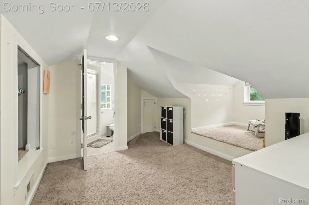 3691 Woodview Avenue West Bloomfield Charter Township, MI 48324