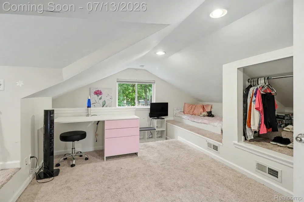 3691 Woodview Avenue West Bloomfield Charter Township, MI 48324