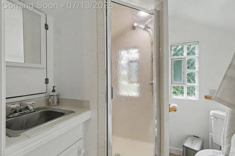 3691 Woodview Avenue West Bloomfield Charter Township, MI 48324