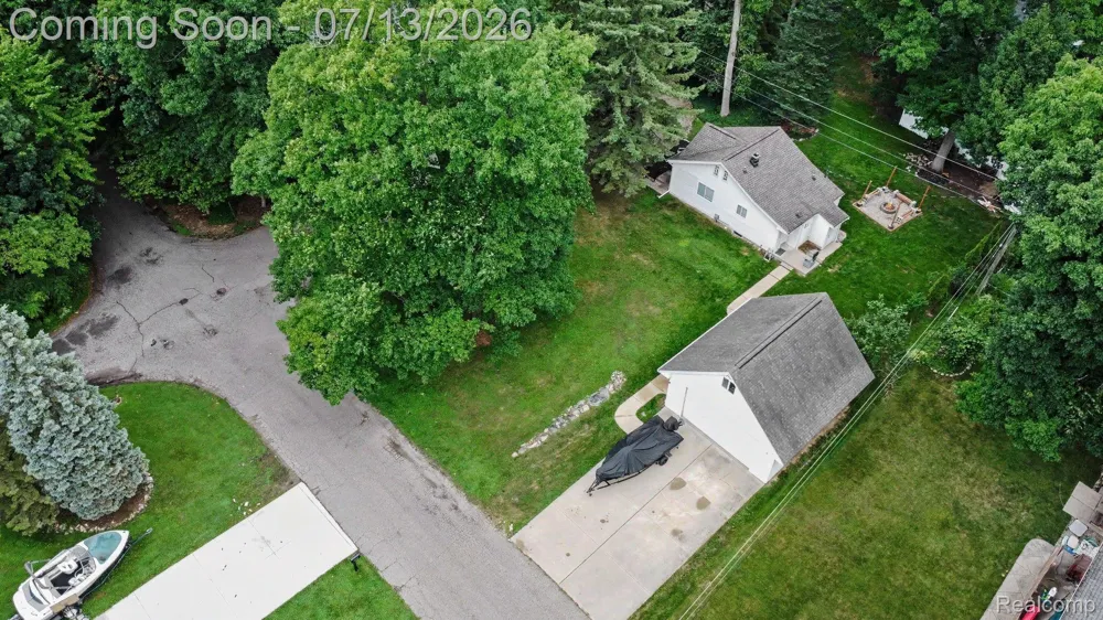 3691 Woodview Avenue West Bloomfield Charter Township, MI 48324