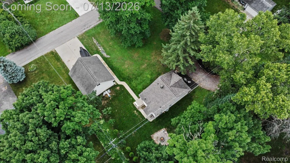 3691 Woodview Avenue West Bloomfield Charter Township, MI 48324
