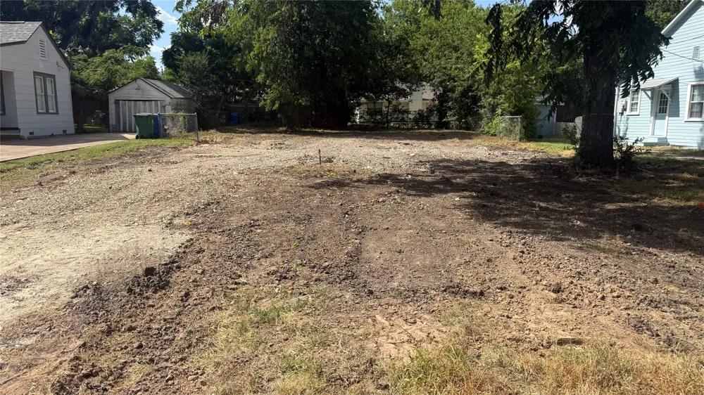 1312 Wallace Street Taylor, TX 76574