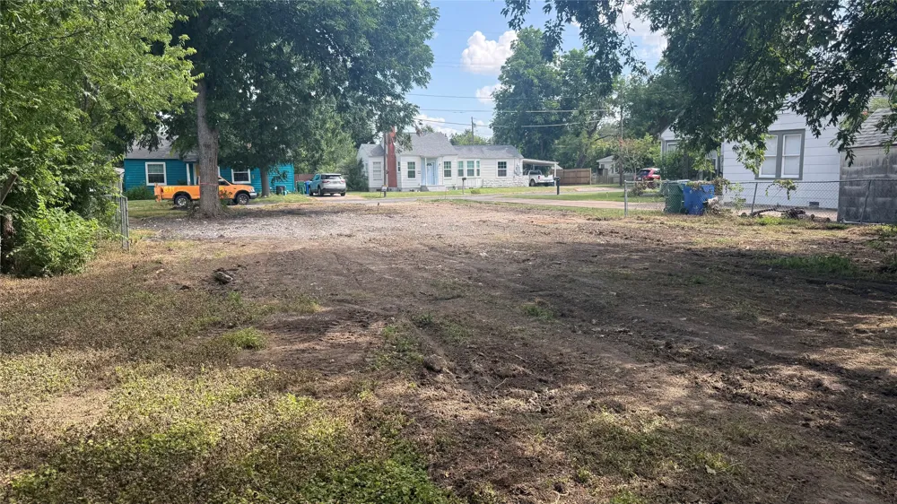 1312 Wallace Street Taylor, TX 76574