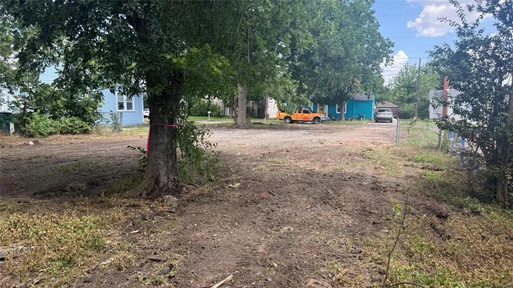1312 Wallace Street Taylor, TX 76574