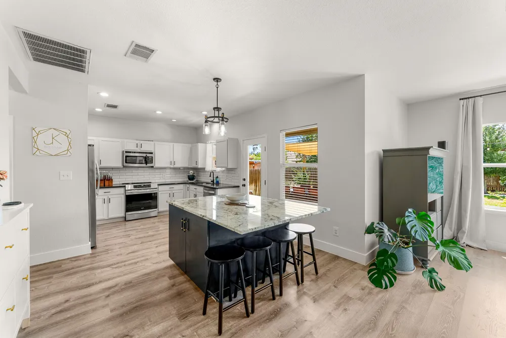 110 Stone Crest Boulevard Buda, TX 78610