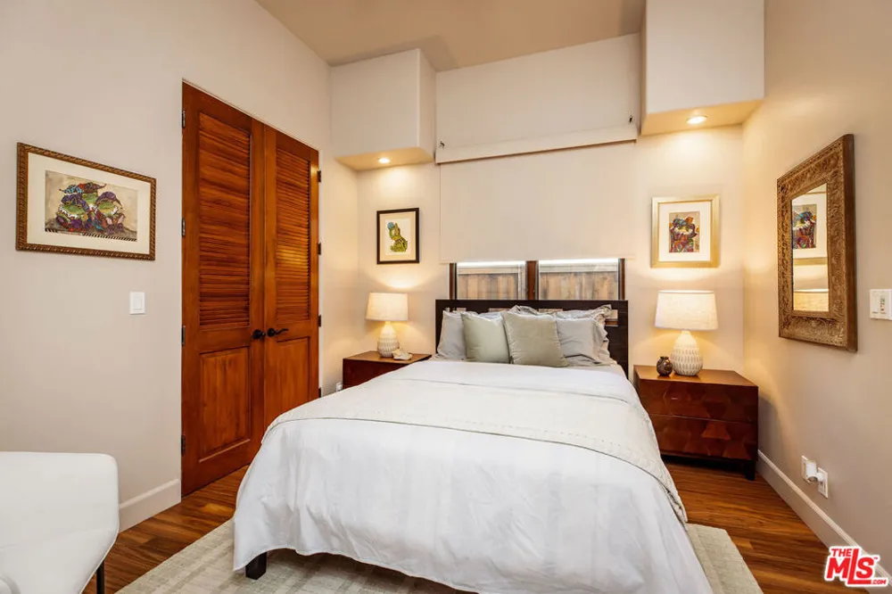 221 3rd Street Manhattan Beach, CA 90266