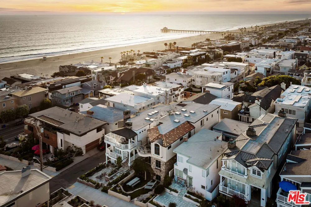221 3rd Street Manhattan Beach, CA 90266