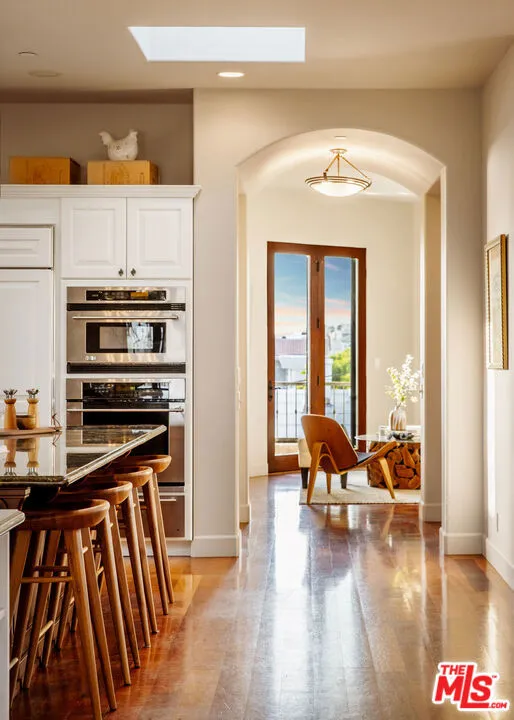 221 3rd Street Manhattan Beach, CA 90266
