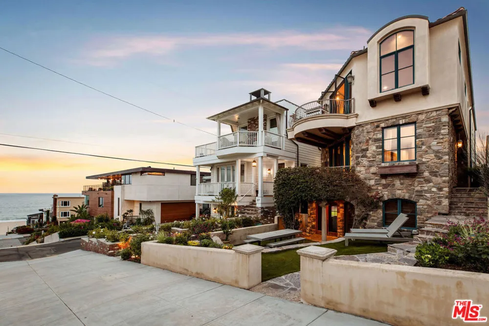 221 3rd Street Manhattan Beach, CA 90266