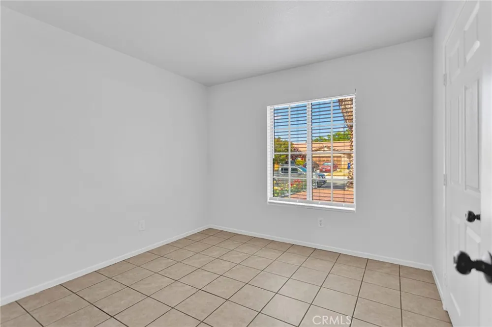 15036 Milford Adelanto, CA 92301