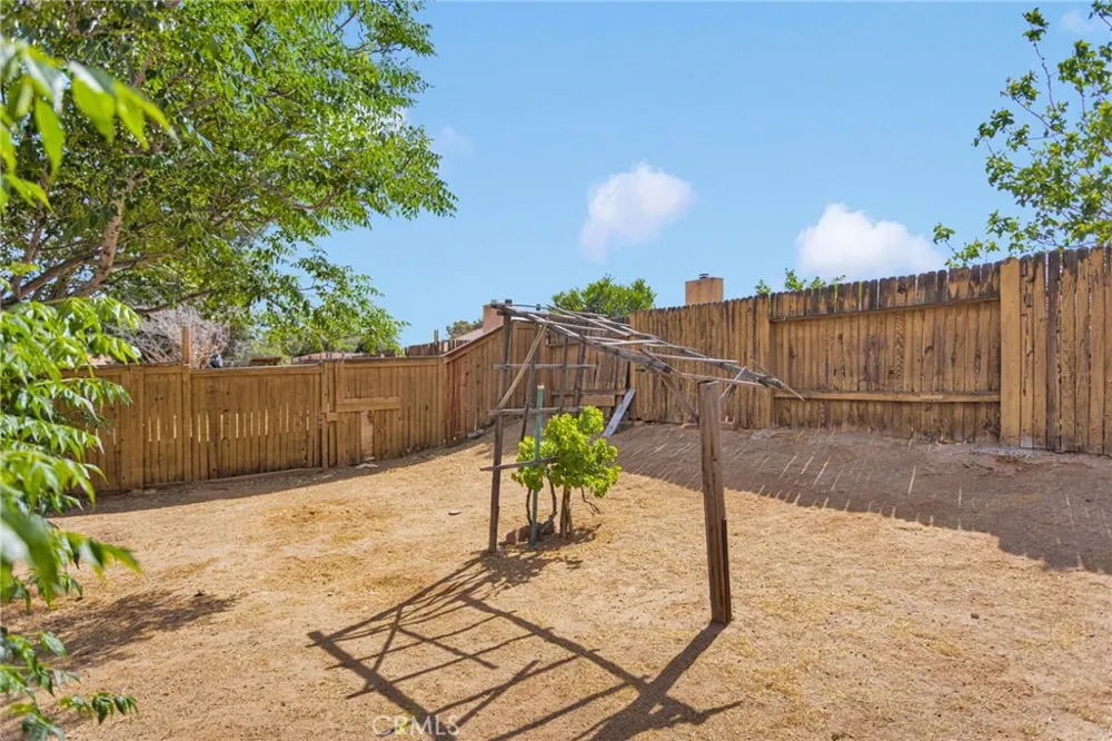 15036 Milford Adelanto, CA 92301