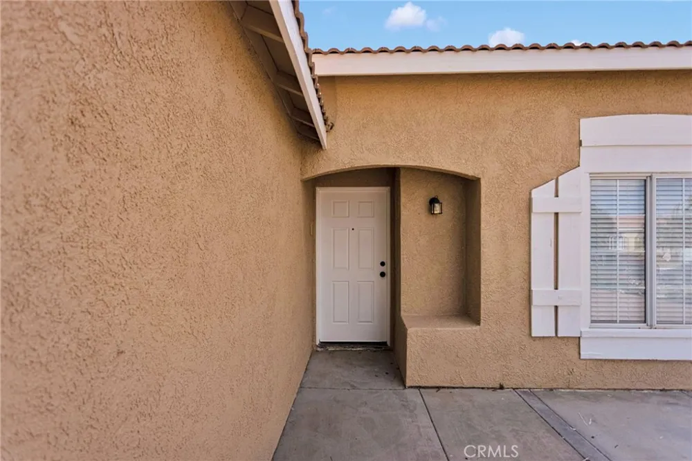 15036 Milford Adelanto, CA 92301