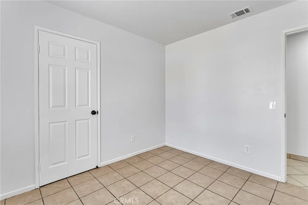 15036 Milford Adelanto, CA 92301