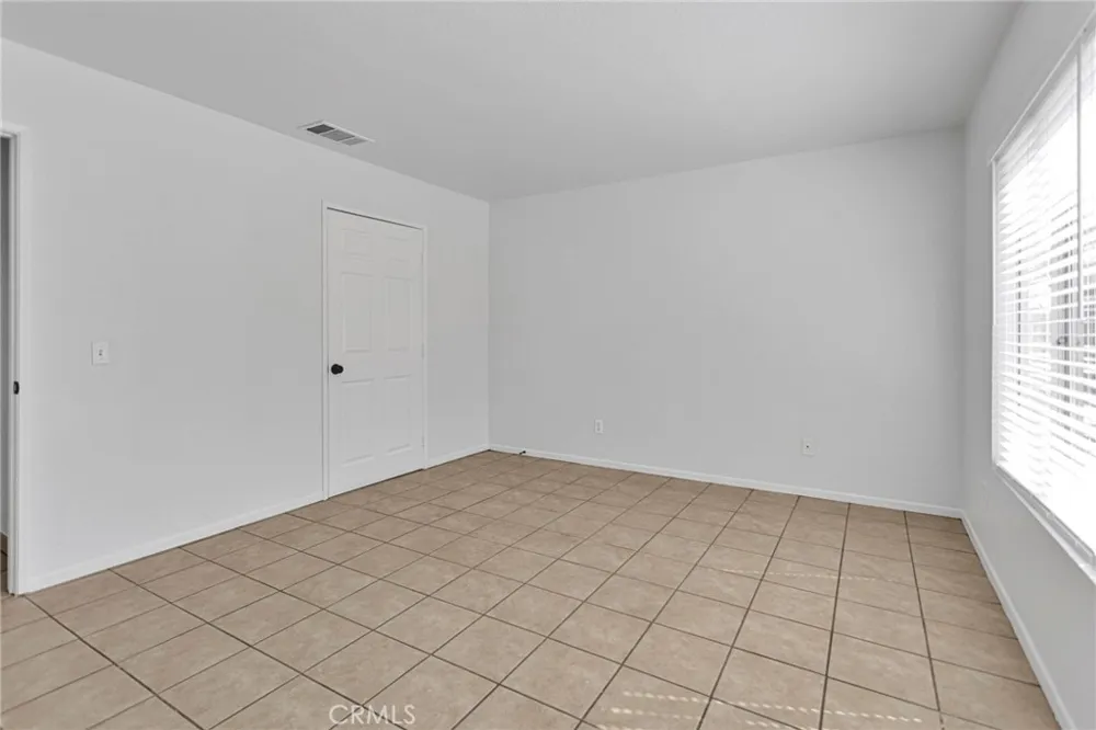 15036 Milford Adelanto, CA 92301