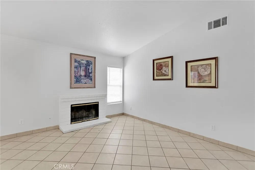 15036 Milford Adelanto, CA 92301