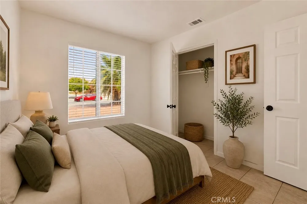 15036 Milford Adelanto, CA 92301