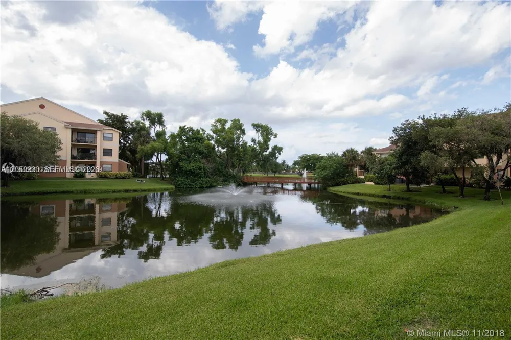 9999 Summerbreeze Dr #403 Sunrise, FL 33322