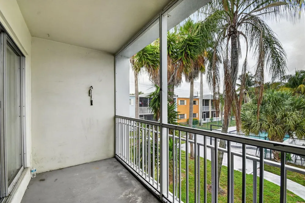 1505 Crescent Circle #B24 Lake Park, FL 33403