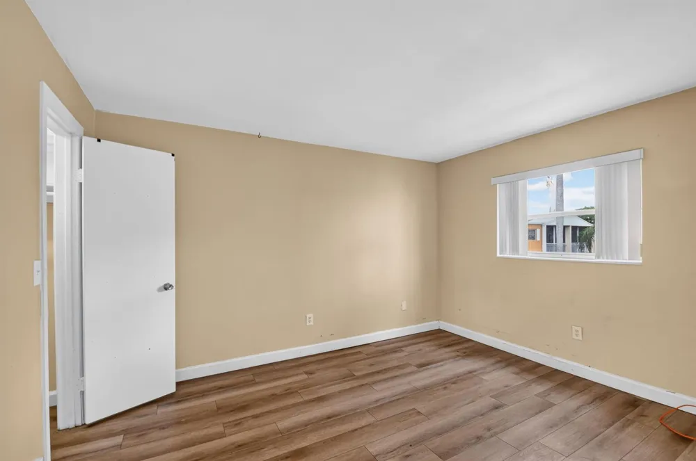 1505 Crescent Circle #B24 Lake Park, FL 33403