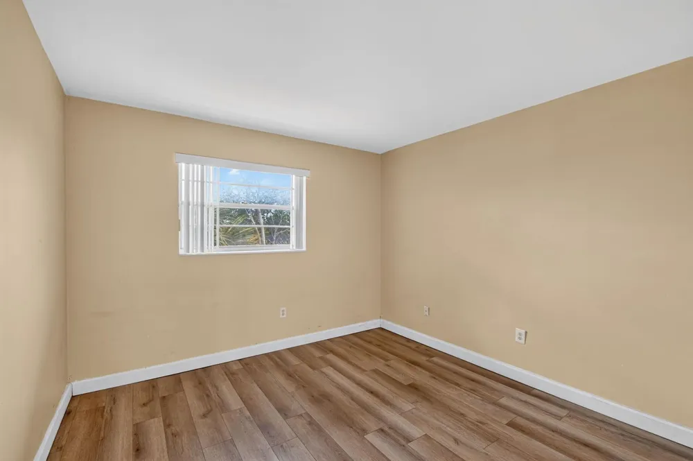 1505 Crescent Circle #B24 Lake Park, FL 33403