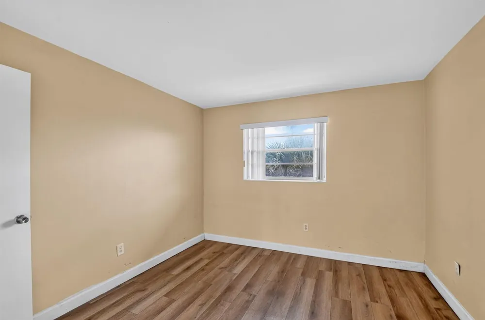1505 Crescent Circle #B24 Lake Park, FL 33403