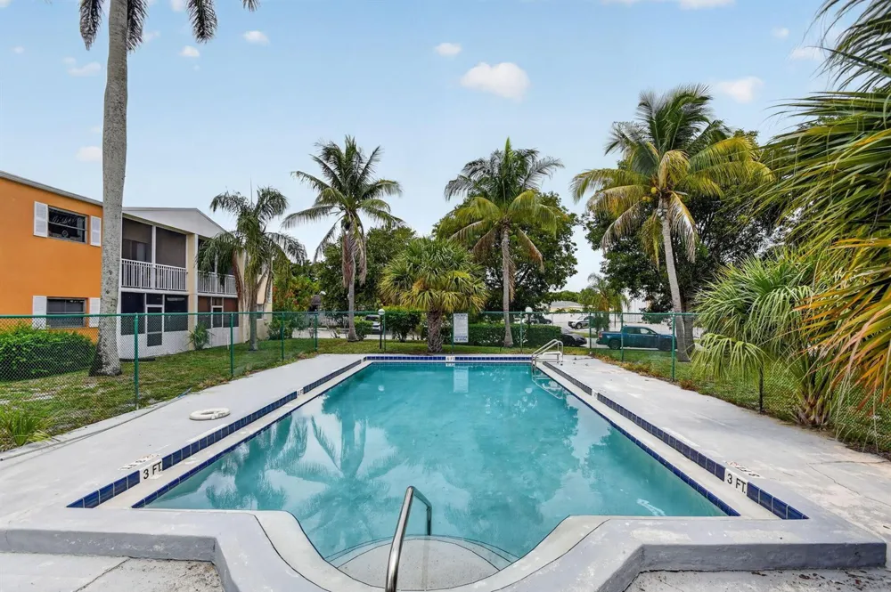 1505 Crescent Circle #B24 Lake Park, FL 33403