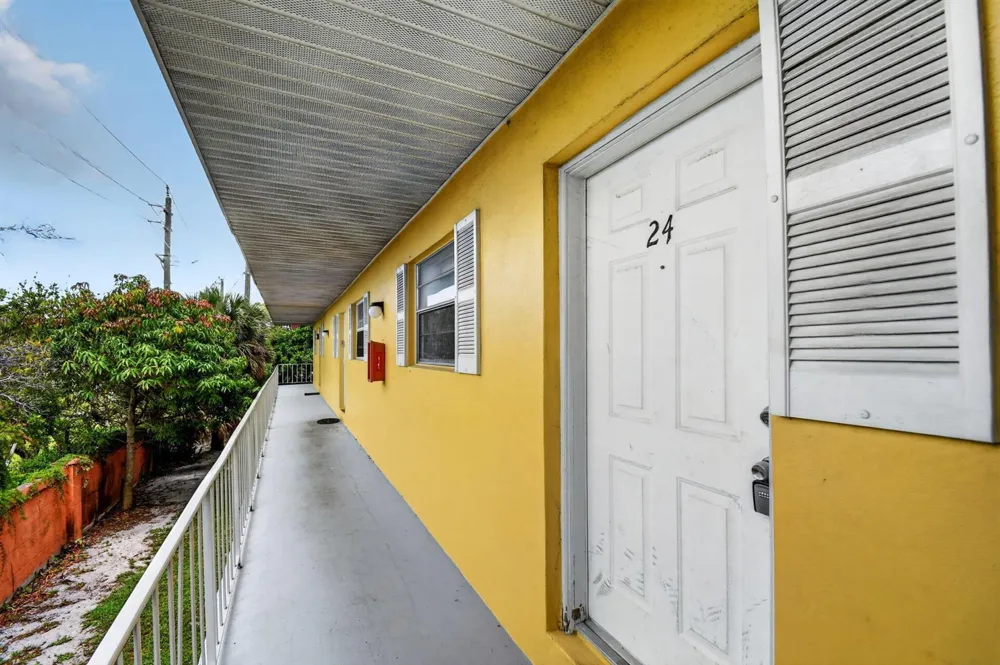 1505 Crescent Circle #B24 Lake Park, FL 33403