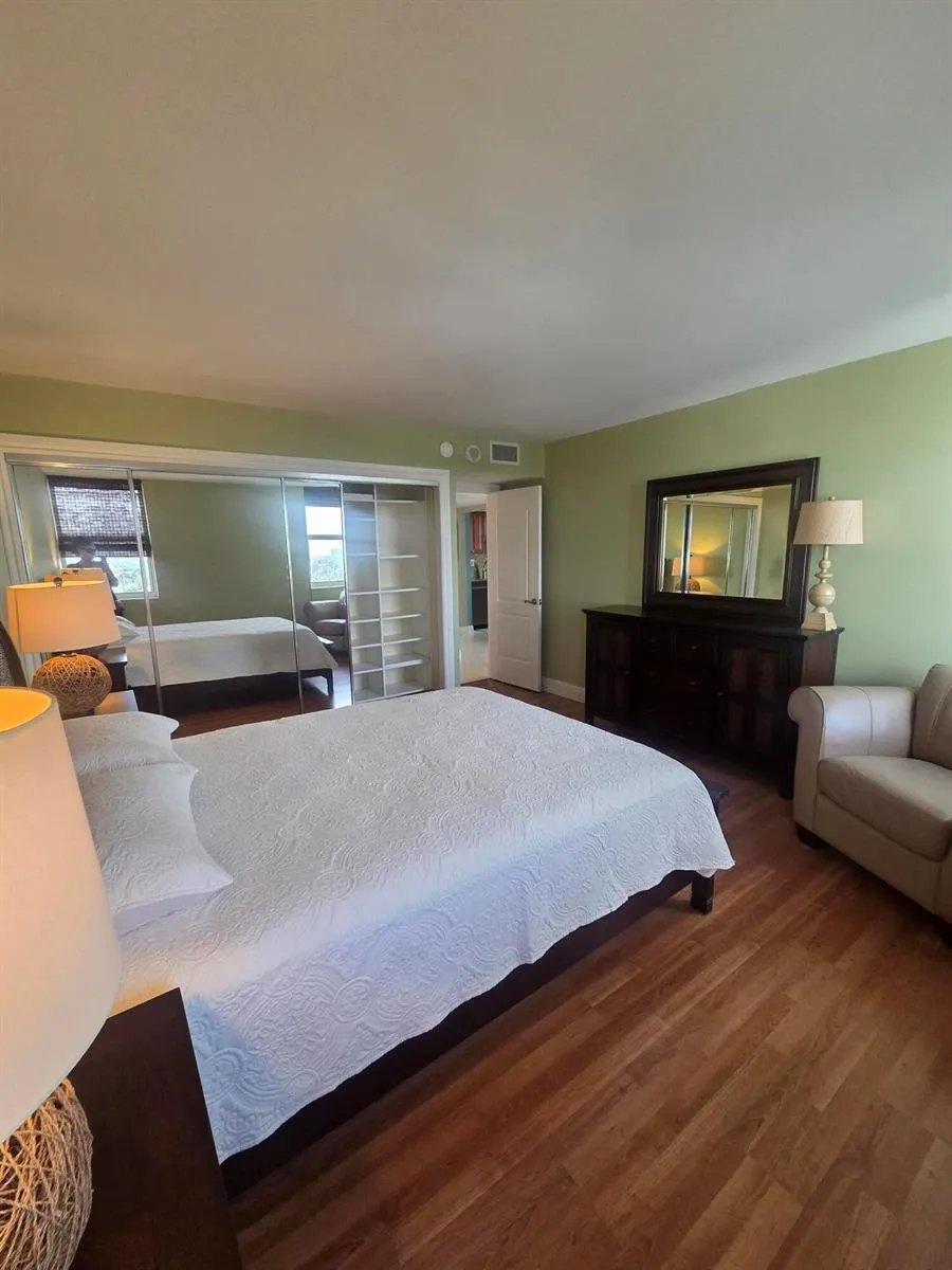 2881 NE 33rd Court #9a Fort Lauderdale, FL 33306