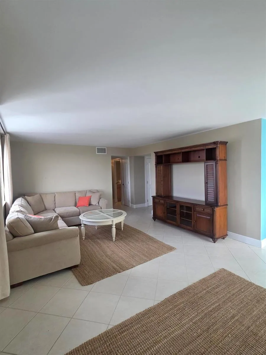 2881 NE 33rd Court #9a Fort Lauderdale, FL 33306