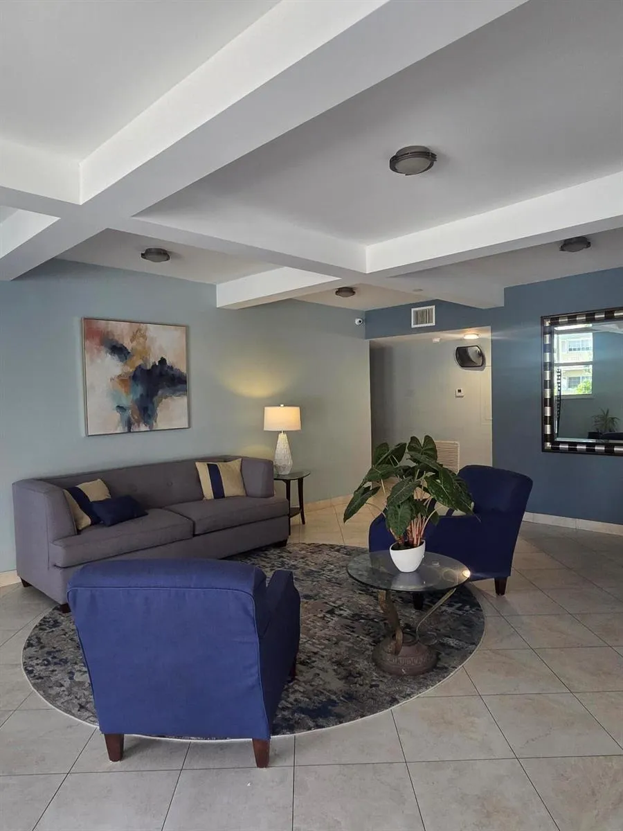 2881 NE 33rd Court #9a Fort Lauderdale, FL 33306