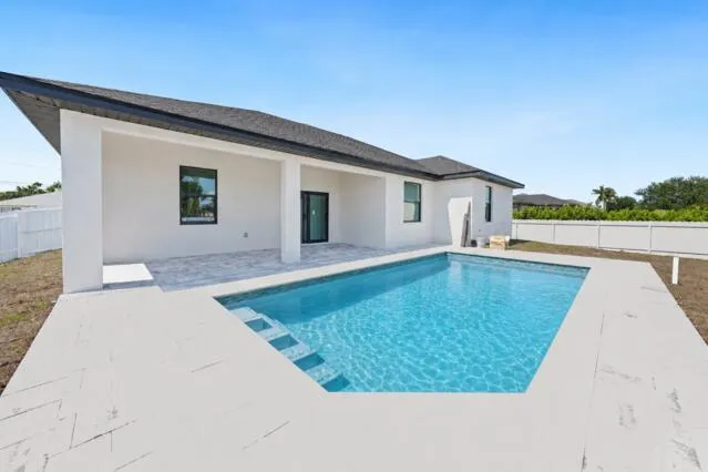 2511 NW 7th Street Cape Coral, FL 33993