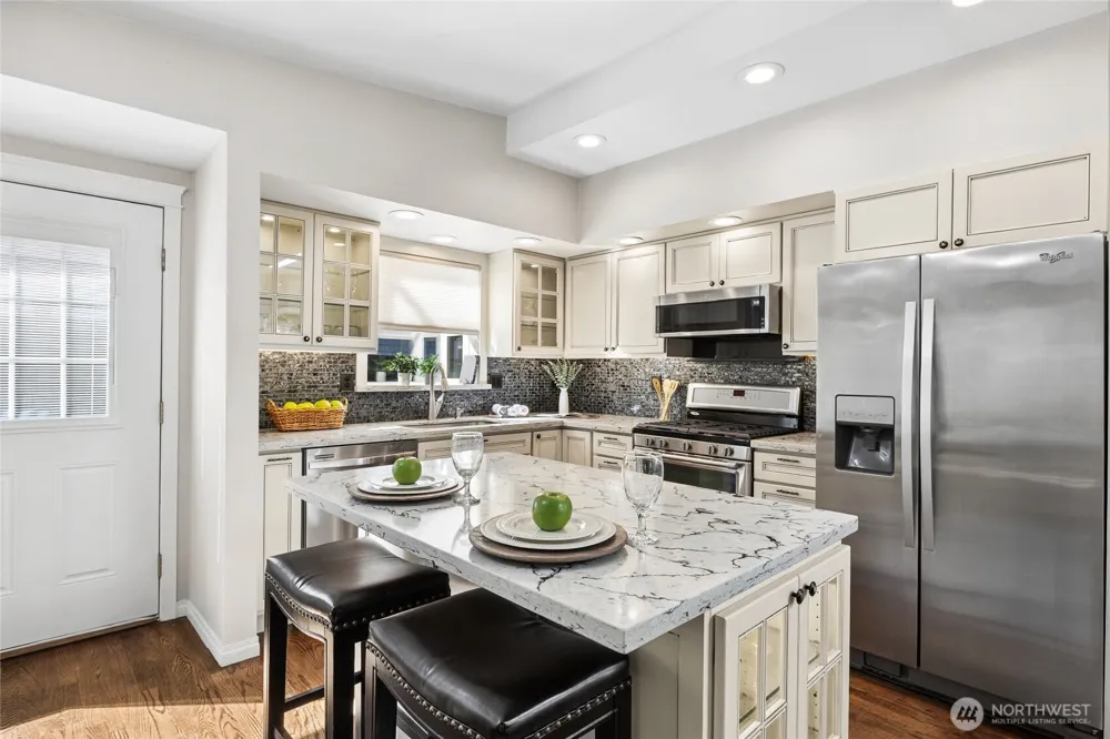 15438 SE 42nd Street Bellevue, WA 98006