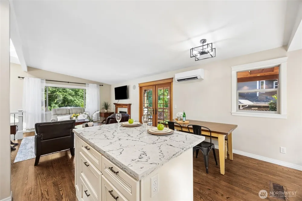 15438 SE 42nd Street Bellevue, WA 98006