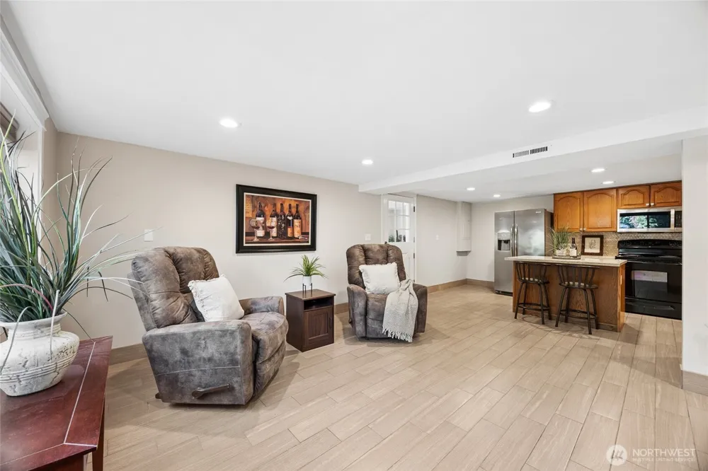 15438 SE 42nd Street Bellevue, WA 98006