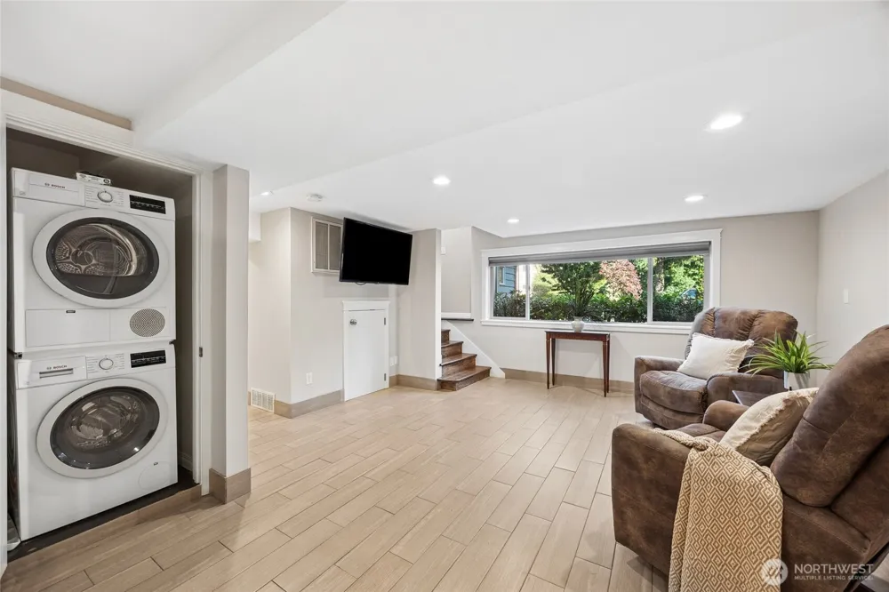 15438 SE 42nd Street Bellevue, WA 98006