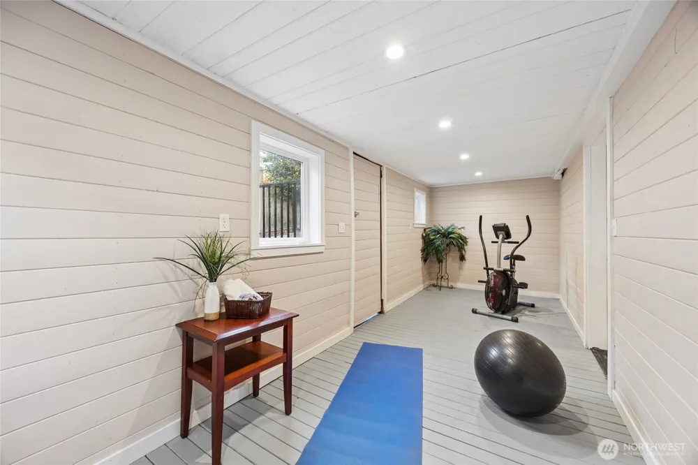 15438 SE 42nd Street Bellevue, WA 98006