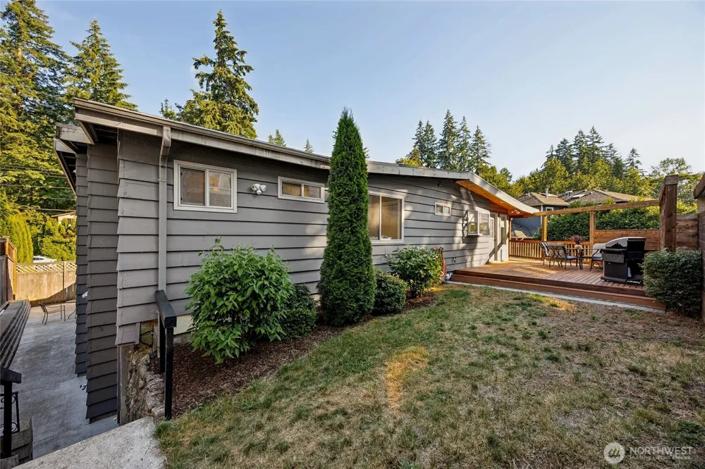 15438 SE 42nd Street Bellevue, WA 98006