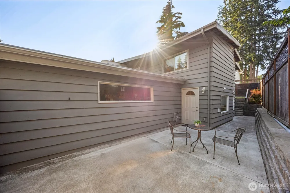 15438 SE 42nd Street Bellevue, WA 98006