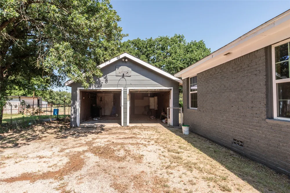 304 Jack Grace Hill Road Bowie, TX 76230